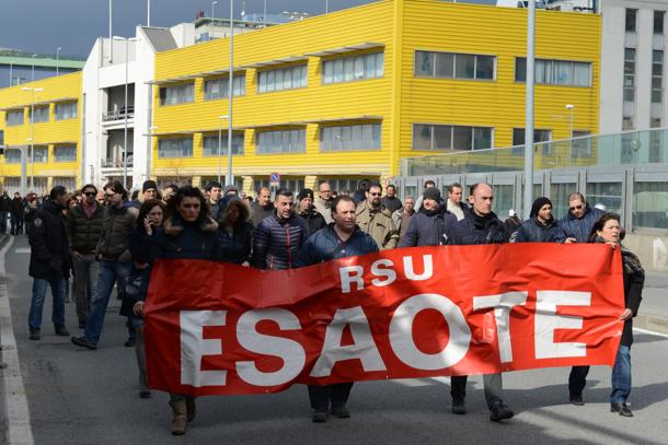 Esaote, oggi in centro manifestazione dei lavoratori