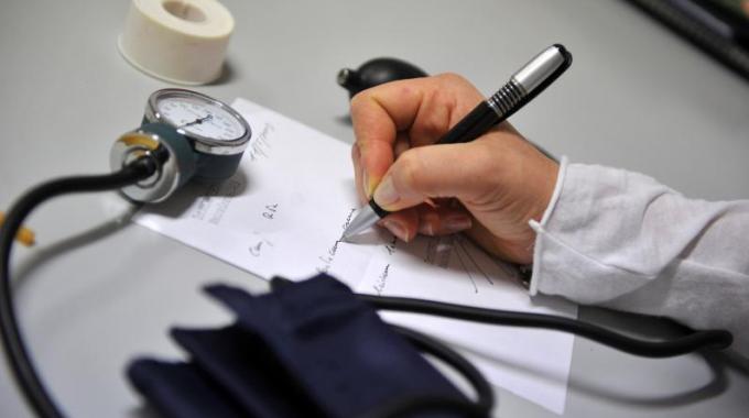 Sanità, rapporto Censis: nel 2014 meno badanti e spese private