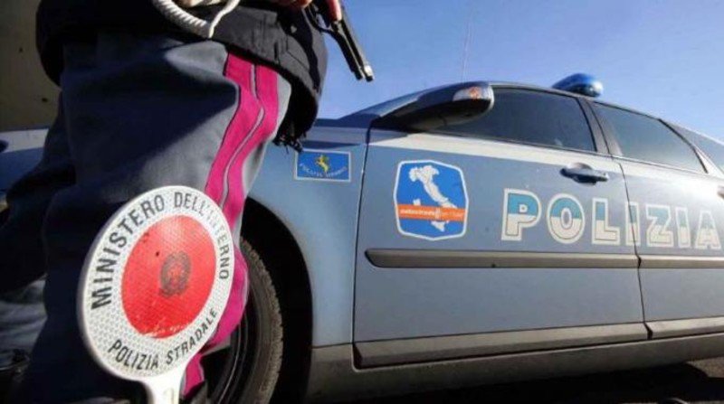 Giovani investiti a Vado Ligure: è caccia al pirata della strada 