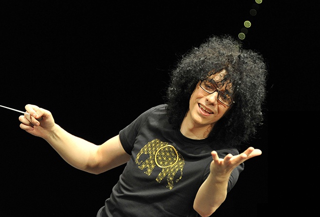 Allevi in show a Brugnato, un'autobiografia tra parole e musica