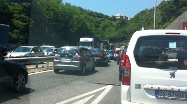 Tamponamento in A10, forti disagi al traffico cittadino nel pomeriggio