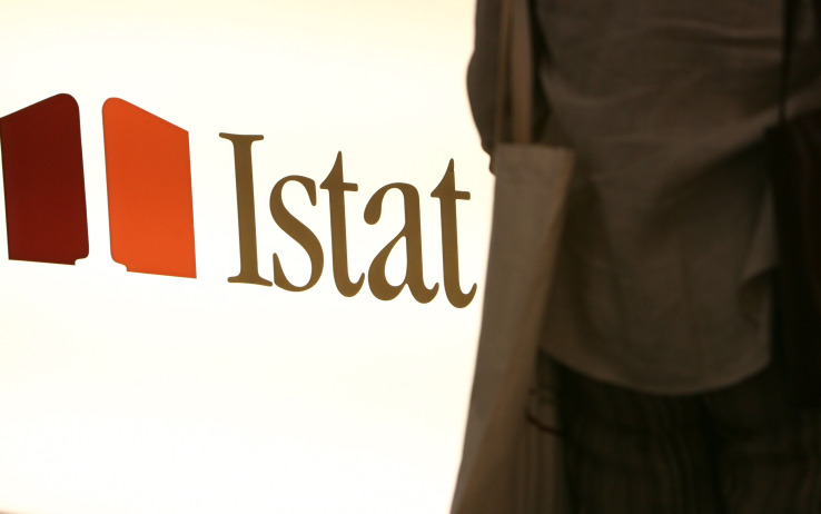 Secondo l'Istat estate nera per gli italiani: giù fiducia dei consumatori 