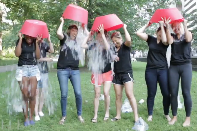  Ice Bucket speciale, i turisti di Gallipoli donano 2000 euro ad Aisla