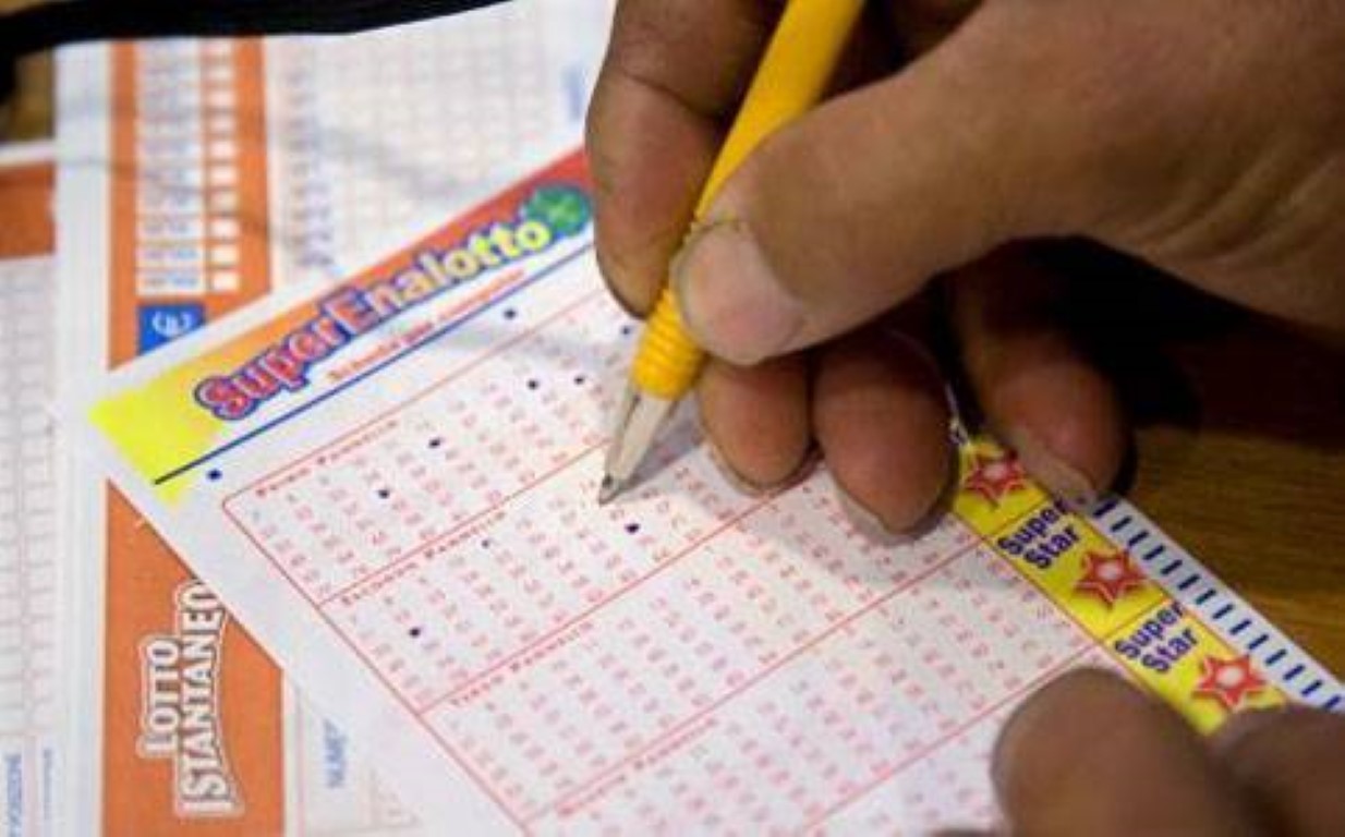 5 al Superenalotto, vinti 70mila euro