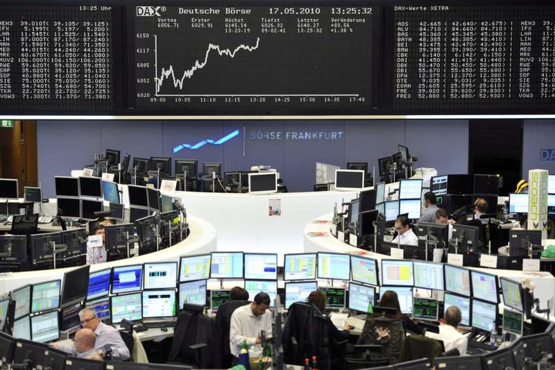 Giornata nera per la borsa, Piazza Affari perde il 3,92%