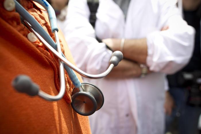 Maltrattamenti in clinica, 13 arresti in Molise