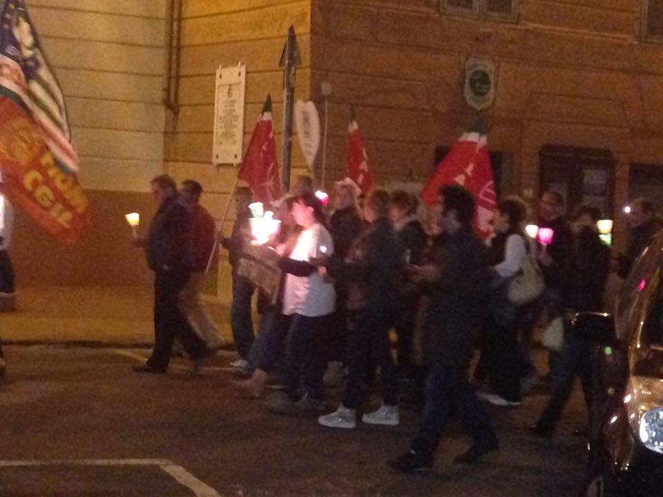 Agnesi: a fiaccolata oltre 200 lavoratori e amministratori