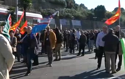 Alle 9 presidio dei metalmeccanici in Piazza Massena, possibile corteo 