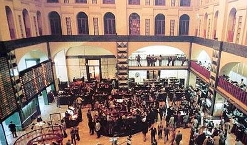 Borsa: il piano Juncker non scalda listini, Milano recupera lo 0,2%