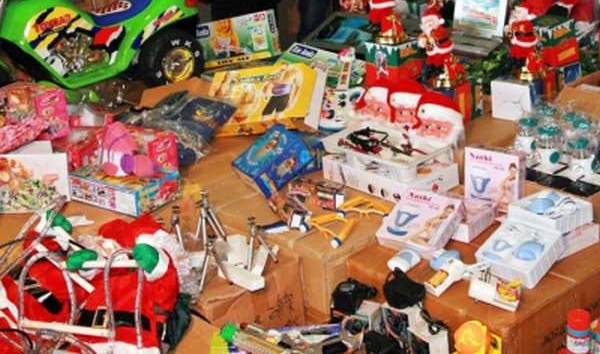 Oltre 5 mila oggetti con marchio contraffatto sequestrati a Savona