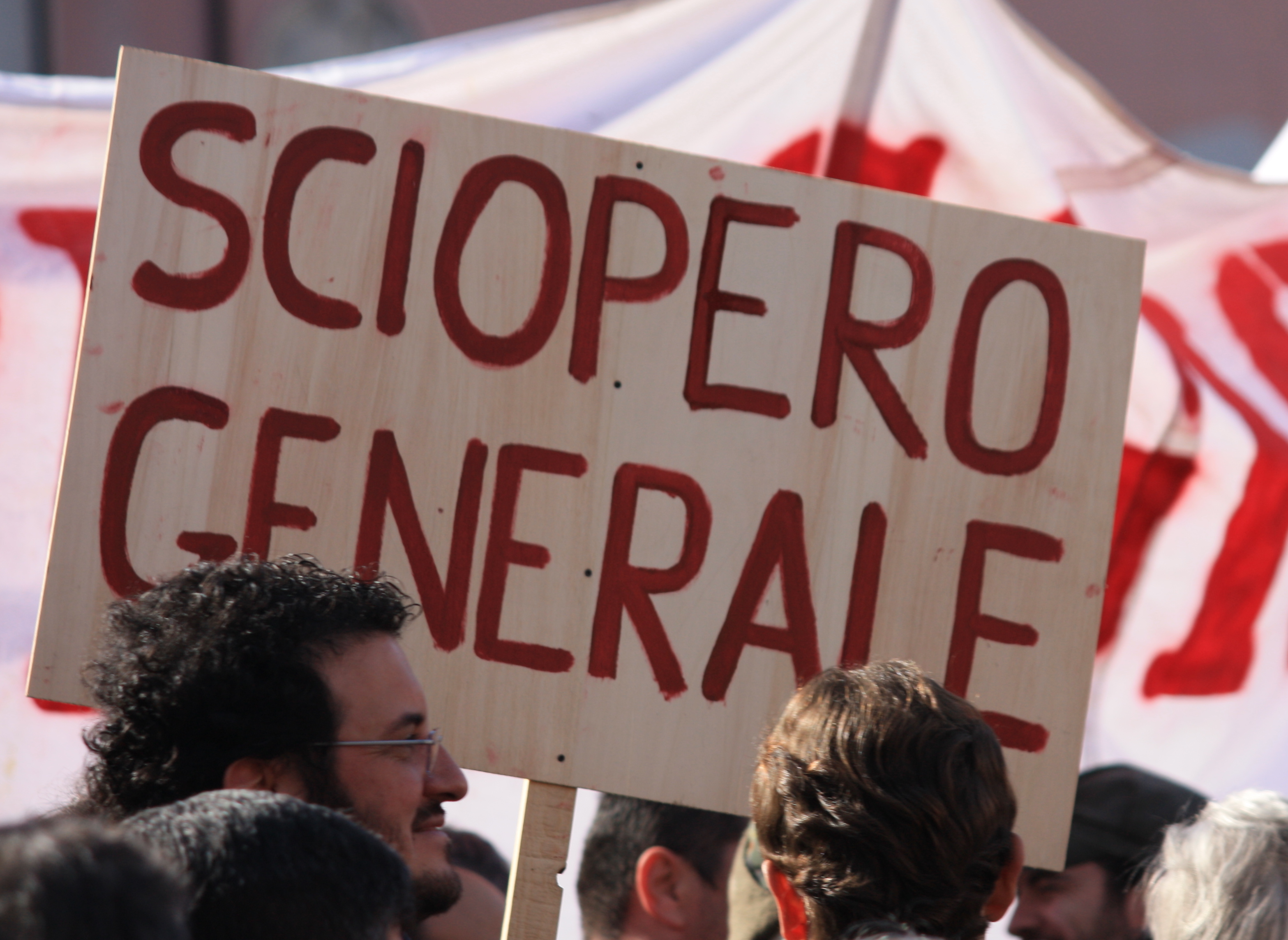 Domani lo sciopero generale, disagi per i servizi