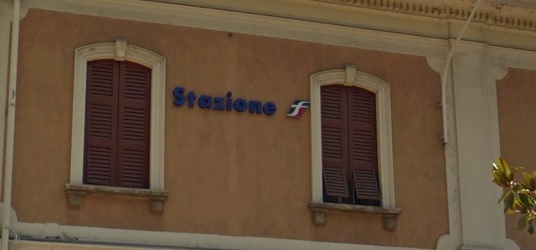 Stalker colpito da ordine di cattura arrestato su un treno al confine con la Francia