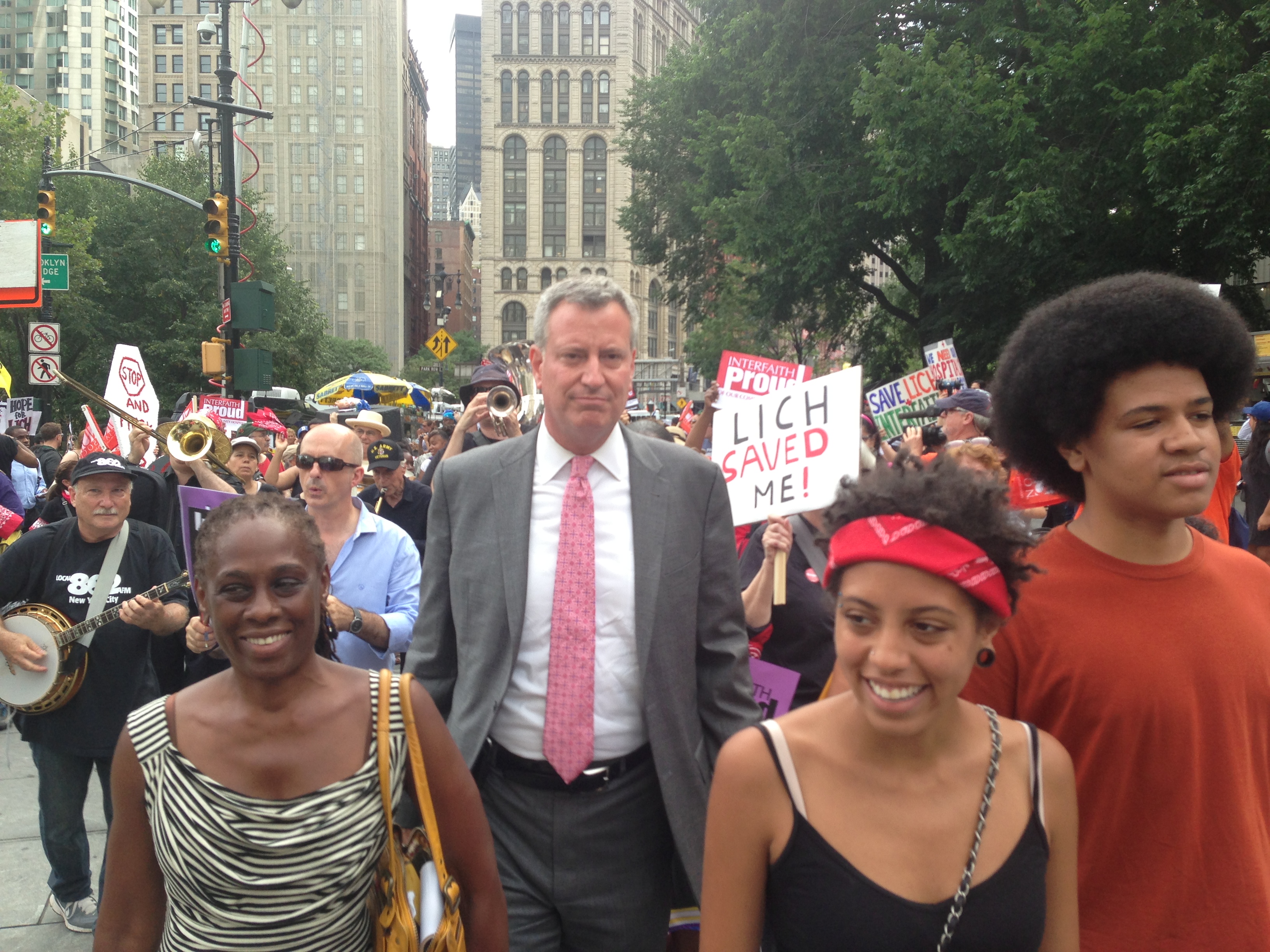 New York, agenti uccisi: rivolta contro De Blasio 