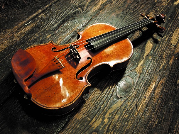 Palpeggia l'allieva, condannato il prof di musica