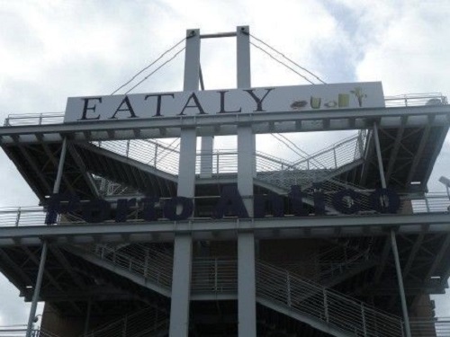Evacuazione da Eataly per un principio di incendio