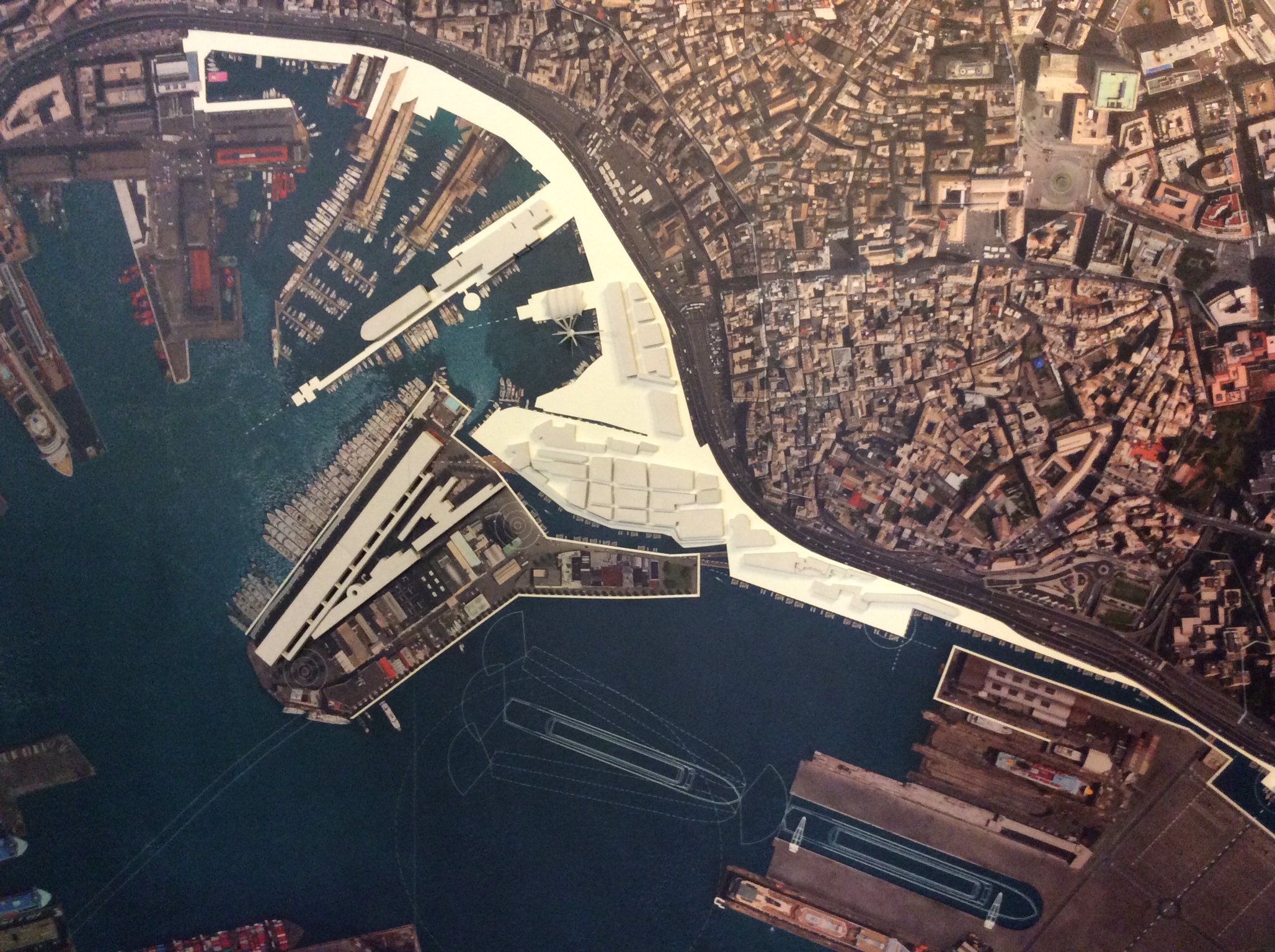 L'affondo dello Yacht Club: 