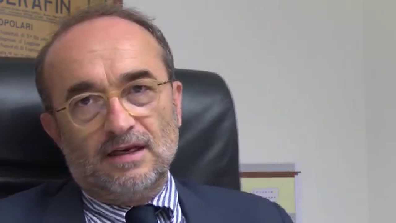 Il Ministro Franceschini firma, Roi  sovrintendente  del Carlo Felice 