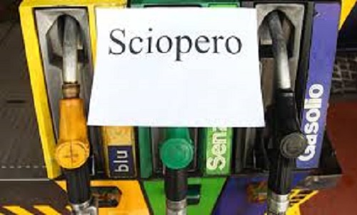 Benzina, da mezzanotte 48 ore di sciopero sulle autostrade