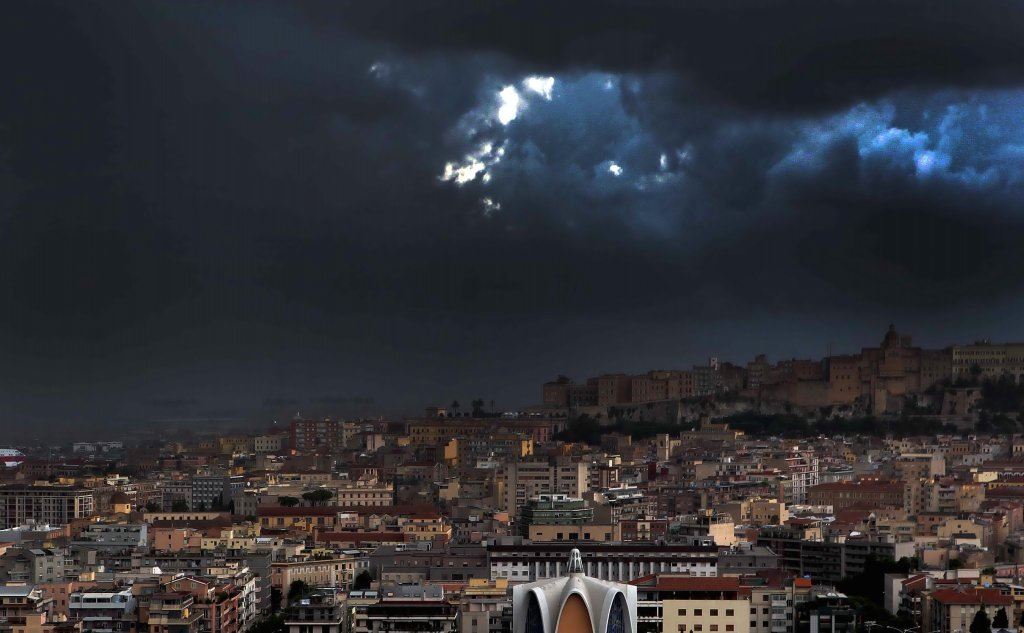 Maltempo, forti venti e temporali al centro-nord 