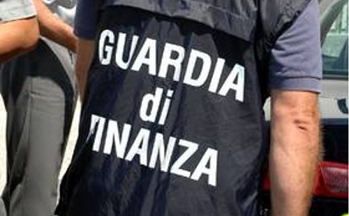 Gdf recupera preziosi rubati per 250mila euro, 2 denunce
