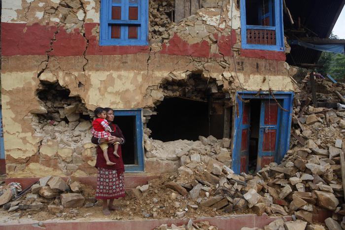 Nuova scossa di terremoto di magnitudo 7,4 in Nepal