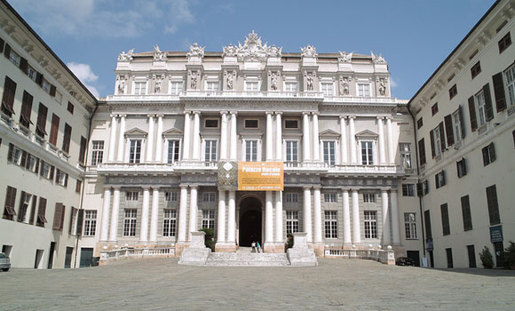 https://www.primocanale.it/materialiarchivio/immagininews/2015051365208-palazzo-ducale.jpg