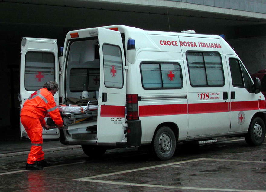 Madre di 21 anni morta in casa, si pensa a un malore 