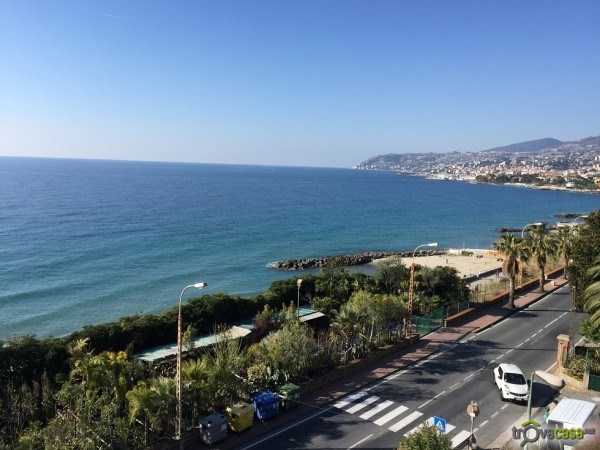 Scooter travolto da auto a Sanremo, morto 19enne di Ceriana
