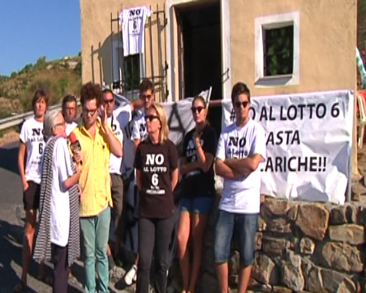 Discarica Collette Ozotto, presidio M5S contro il Lotto 6