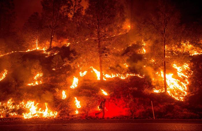 Incendi in California, a rischio oltre 5mila case