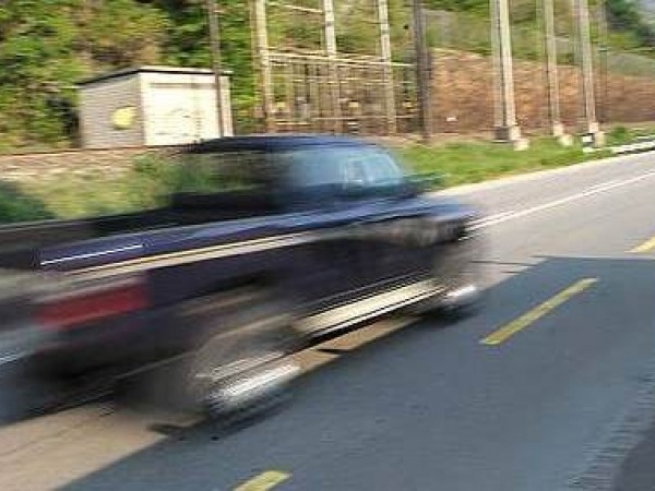 Auto-pirata investe motociclista a Pian dei Ratti