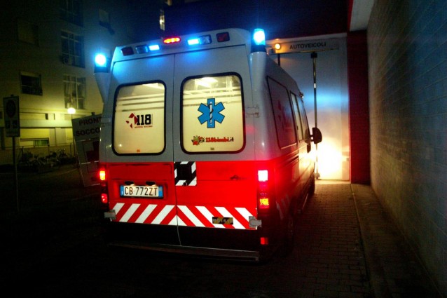 Si ribalta col trattore, 31enne in gravi condizioni