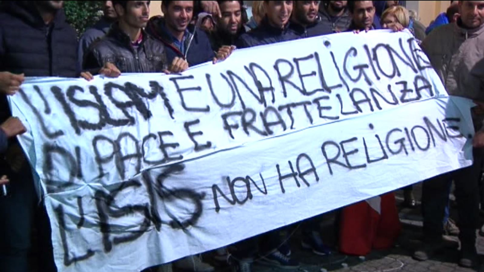 I musulmani sono da controllare o sono una risorsa contro il terrorismo? Stasera alle 23:30 'Nessun Dorma' su Primocanale