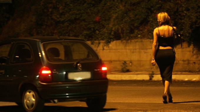 Violenta una prostituta e scappa, pachistano arrestato a Sampierdarena