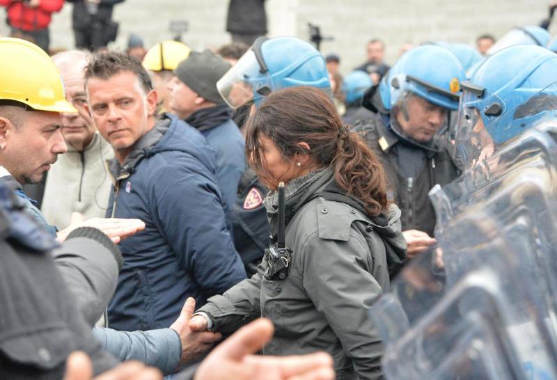 Ilva, buona la terza: governo presente all'incontro del 4 febbraio