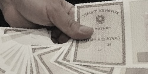 Gira con carta identità rubata all'anagrafe, arrestato 35enne colombiano