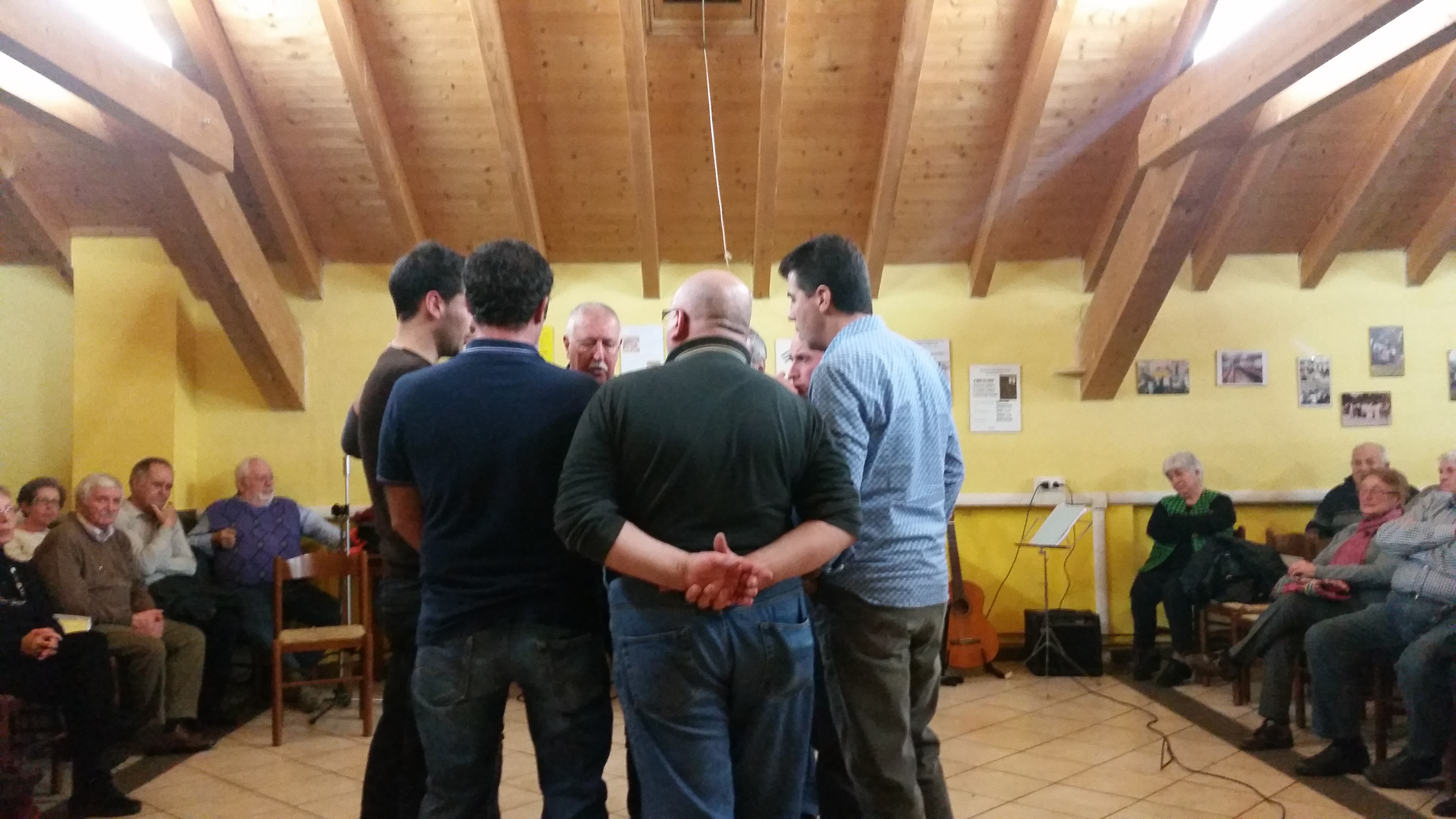 A Liguria Ancheu la magia dei canterini e le storie di chi porta il dialetto nel mondo