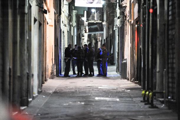 Fumeria di cannabis nel centro storico di Genova: arrestato gestore