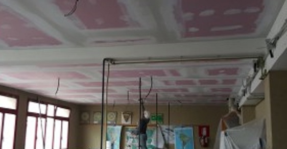 Lavori urgenti al Liceo Lanfranconi di Voltri, installati 500 metri quadrati di controsoffitti