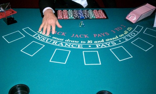 Casinò di Sanremo sbancato, drappo nero al tavolo del Blackjack