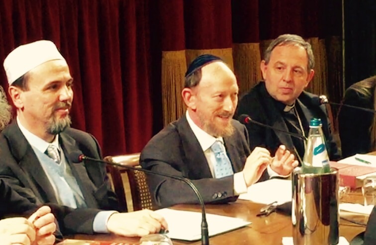 Cristiani, ebrei e musulmani: prove tecniche di dialogo a Sanremo