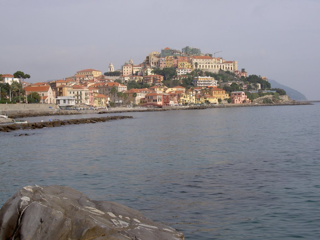Si rompe una condotta fognaria, a Imperia divieto di balneazione temporaneo