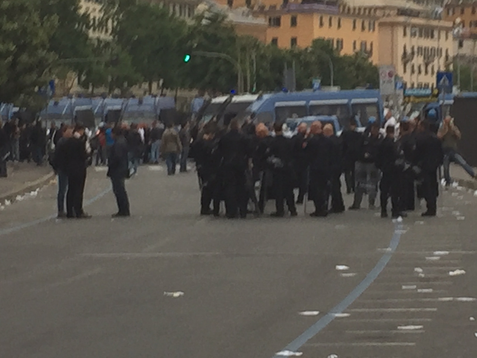 Derby, tafferugli dopo la partita fuori dallo stadio: un arresto e due feriti