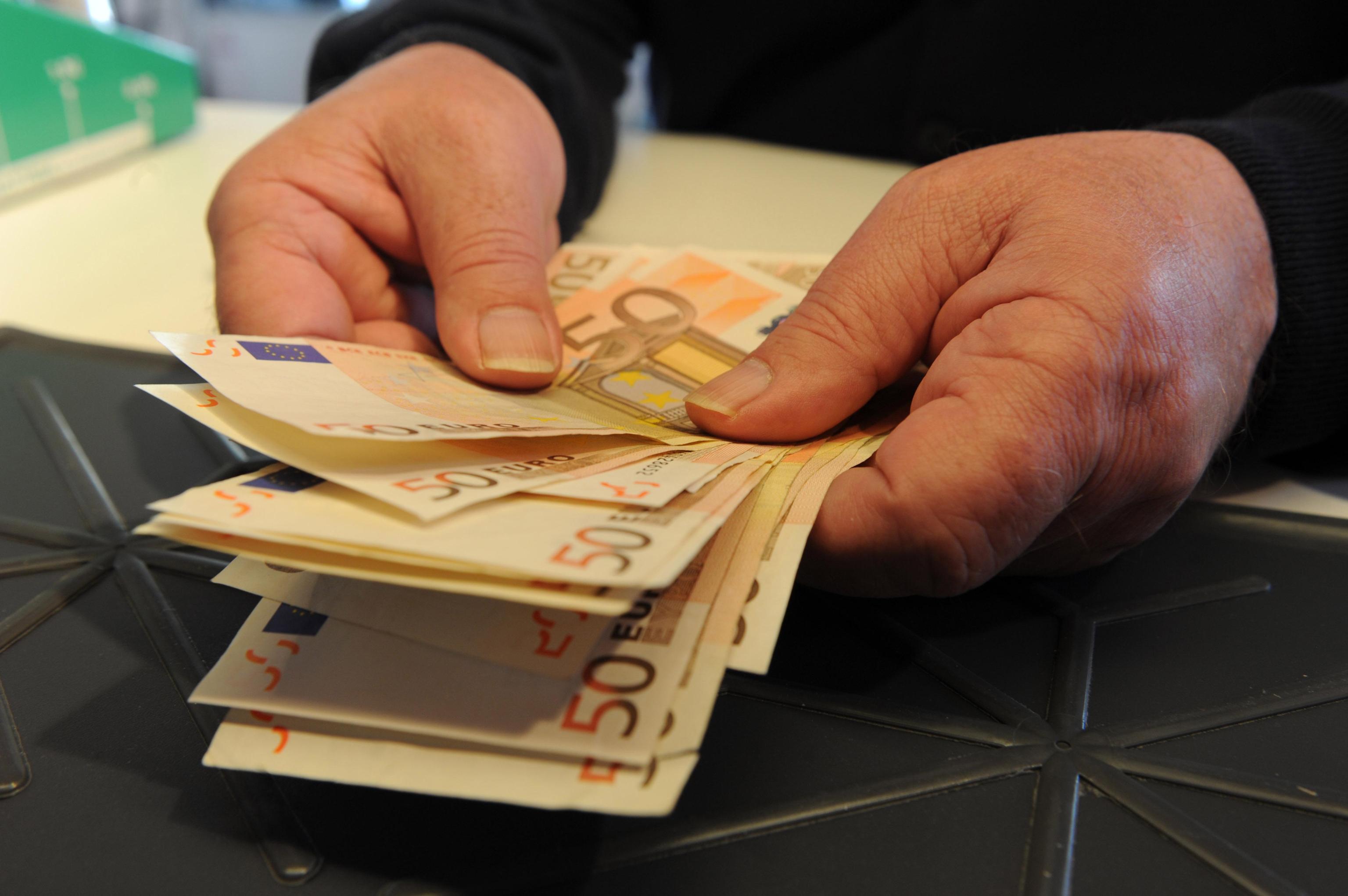 Direttore di banca sventa truffa ai danni di un'anziana