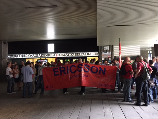 Ericsson, altra giornata di fuoco a Genova: presidio in Regione, poi in Comune