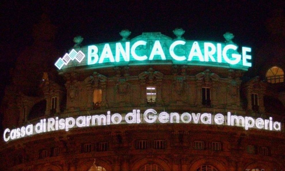 Carige, clamorosa decisione del cda: sulla vendita delle assicurazioni ad Apollo azione legale contro gli ex vertici
