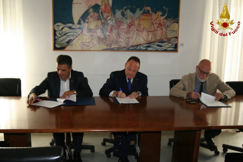 Sorveglianza e prevenzione, sottoscritta la convenzione tra Vigili del Fuoco e Parco delle Cinque Terre