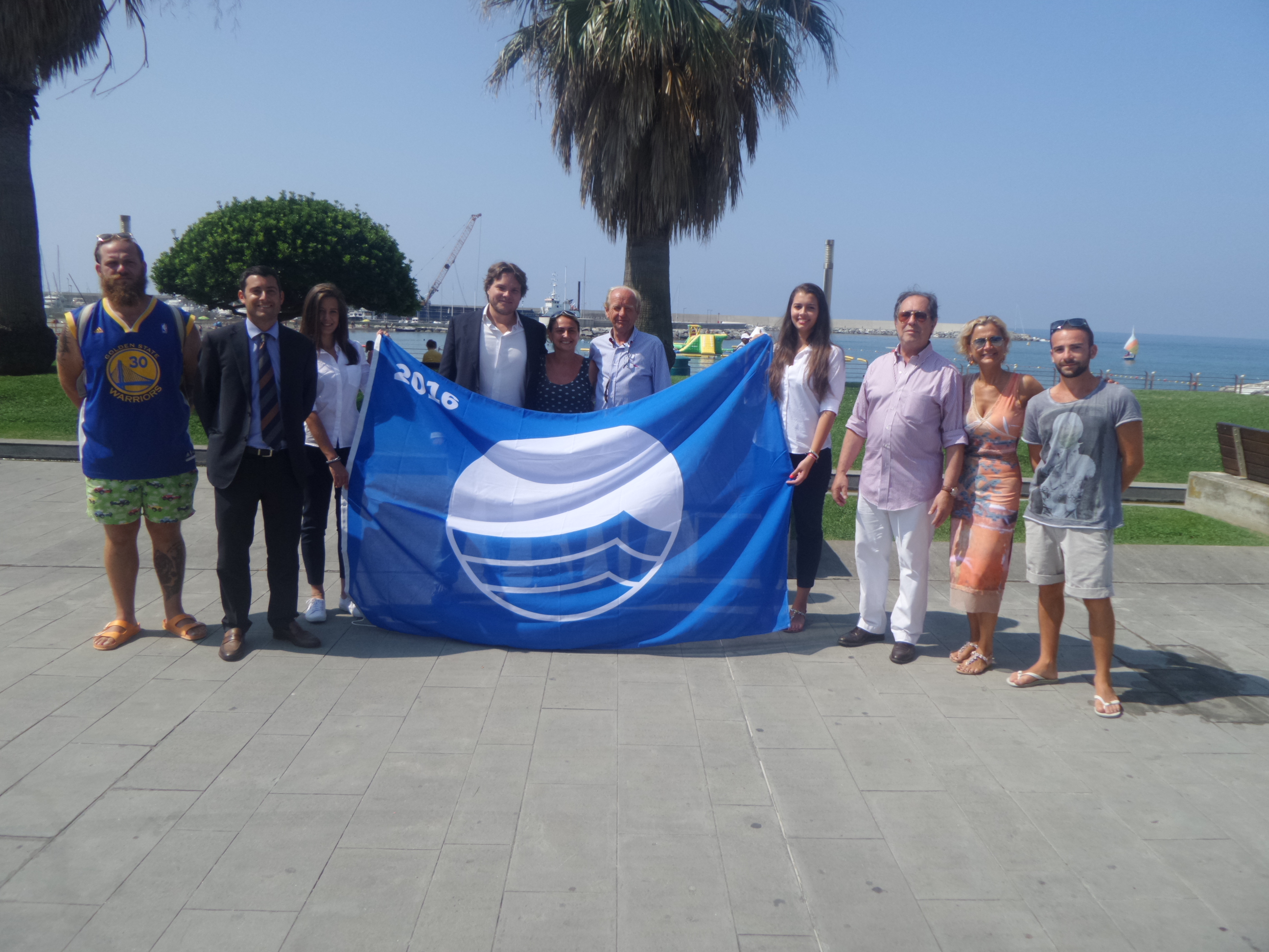 Chiavari, consegnate le Bandiere Blu agli stabilimenti balneari
