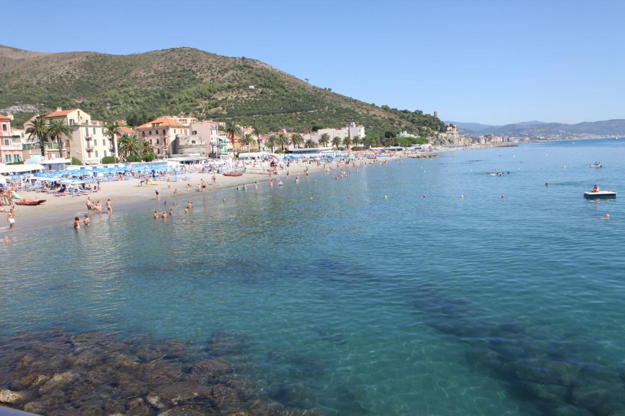 Turista piemontese di 80 anni muore annegato a Ceriale