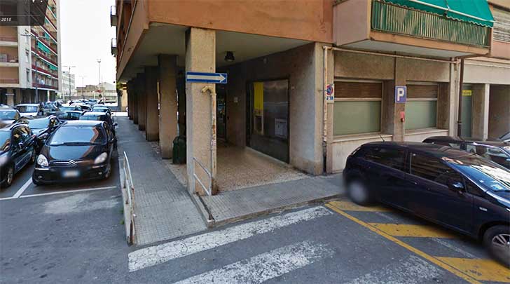 Fanno esplodere il bancomat a Sestri, rubati 30 mila euro nella notte